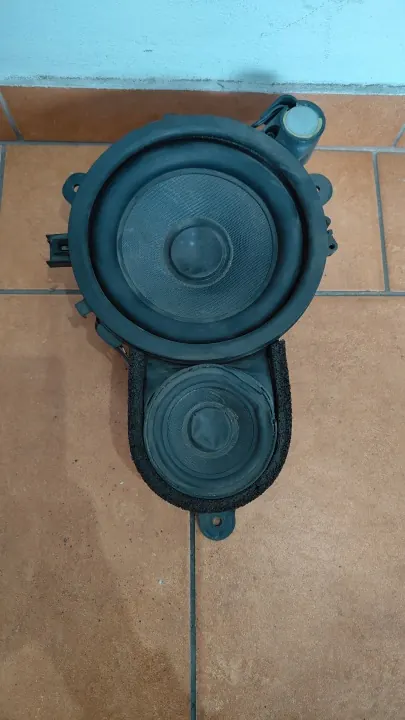 Altavoz Volvo XC90 OEM 30657757 - Usado image 2