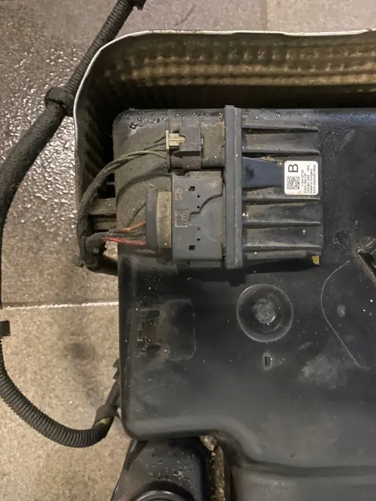 AdBlue-tank OEM 2N0131877B för Crafter II 18-21 image 3