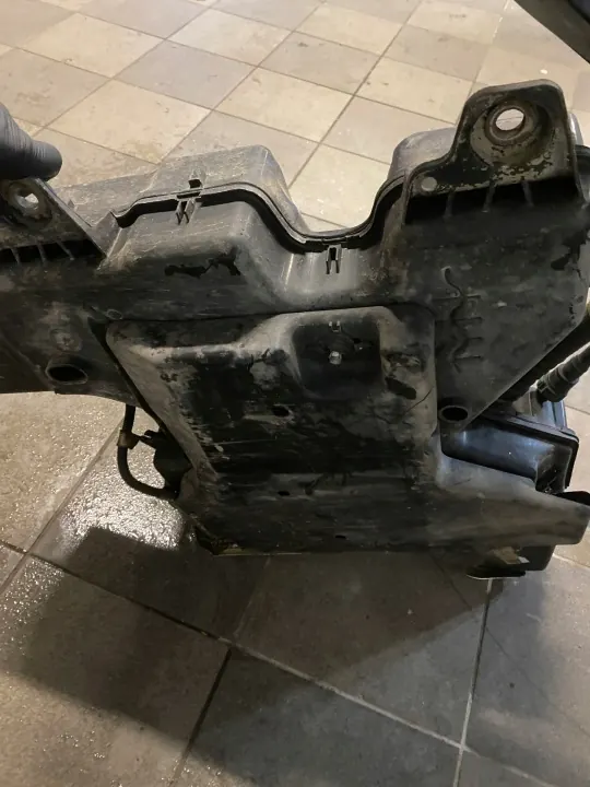AdBlue-tank OEM 2N0131877B för Crafter II 18-21 image 6