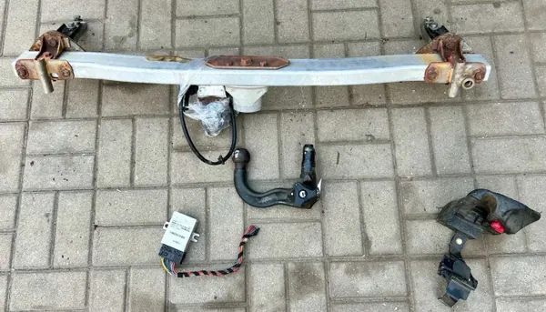 BMW E39 Touring avtagbar dragkroksmodul OEM 6908767 image 2