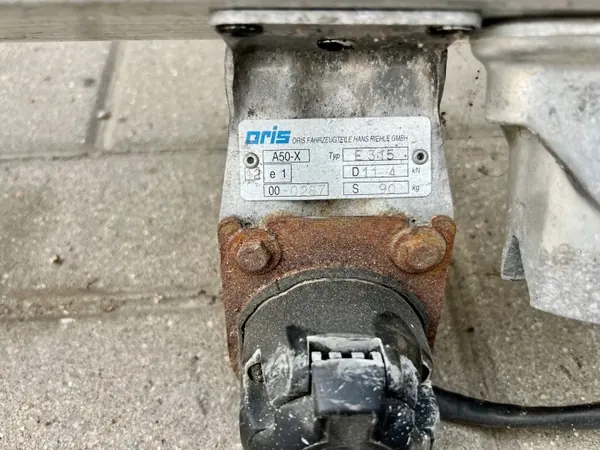 BMW E39 Touring avtagbar dragkroksmodul OEM 6908767 image 7