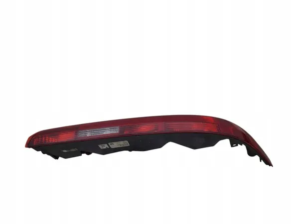 Luz de parachoques trasero Audi Q7 OEM 4M0945096A - Usado image 2