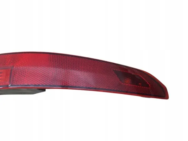 Luz de parachoques trasero Audi Q7 OEM 4M0945096A - Usado image 3