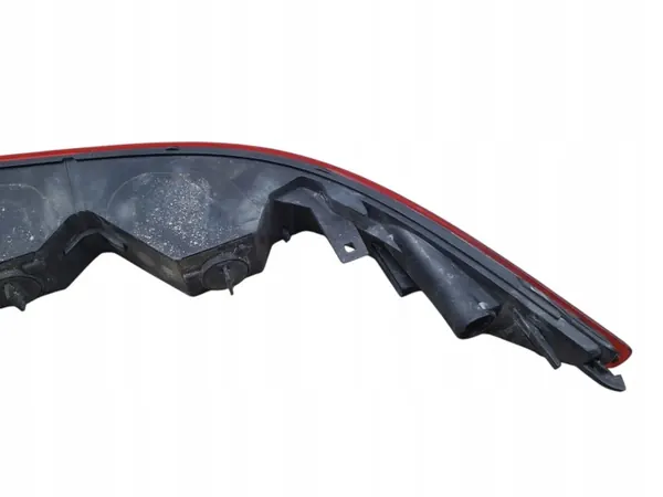 Luz de parachoques trasero Audi Q7 OEM 4M0945096A - Usado image 5