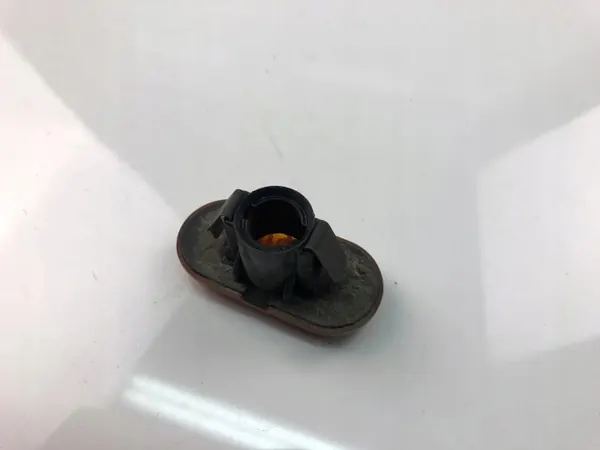 Pisca para-choque esquerdo OEM 38511028 Renault Laguna I image 4