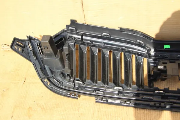 SKODA OCTAVIA IV 2020-2023 Front Grill 5E3807723 image 6
