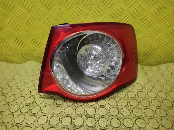 VW JETTA V Feu Arrière Droit 1K5945096G image 1