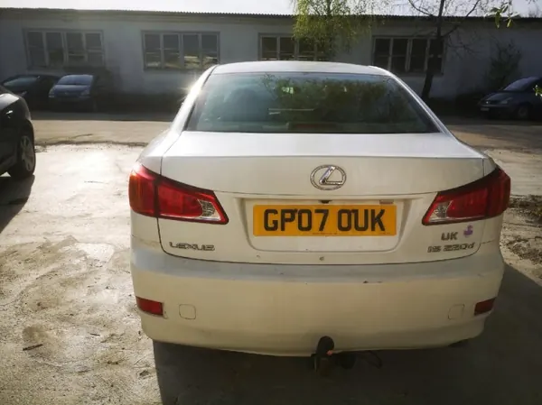 Fechadura porta traseira esquerda Lexus IS OEM 6818953030 image 8