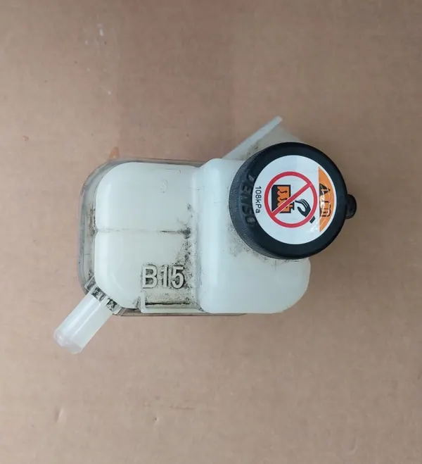 OEM ZBIORNICZEK WYRÓWNAWCZY KOŃ-28 Gebruikte reservoir image 3