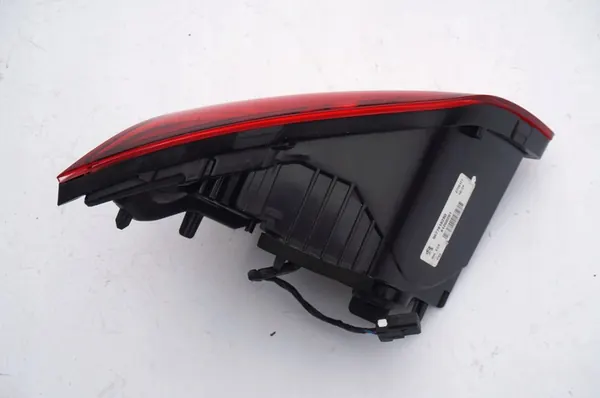 PEUGEOT 308 II T9 2013-2021 Luz trasera derecha OE image 6