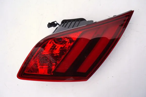 PEUGEOT 308 II T9 2013-2021 Luz trasera derecha OE image 8