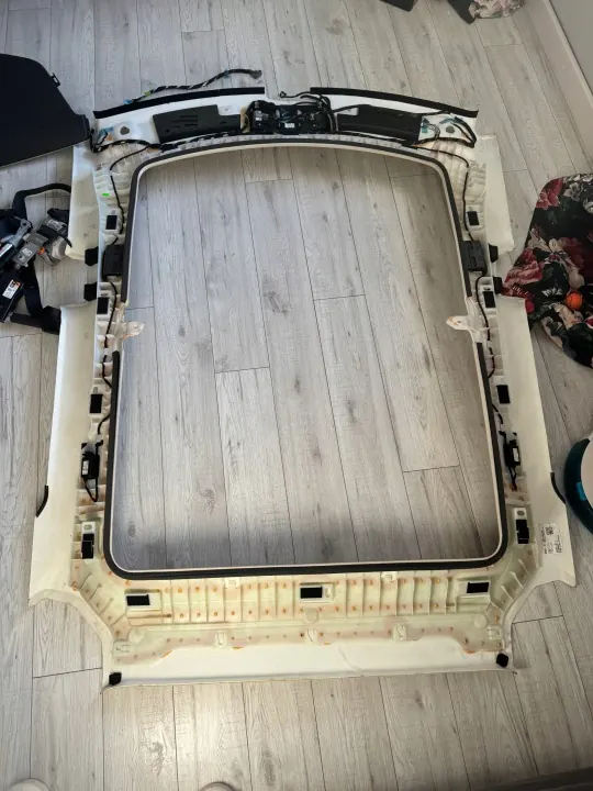 Tesla S 85D 13-16 Plafonnier OEM 1045936-00-C image 3