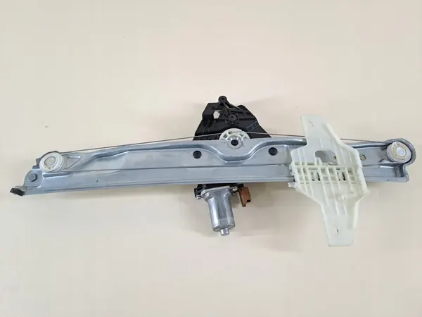 Motor do elevador de vidro direito dianteiro Dacia Logan III 2021 image 5
