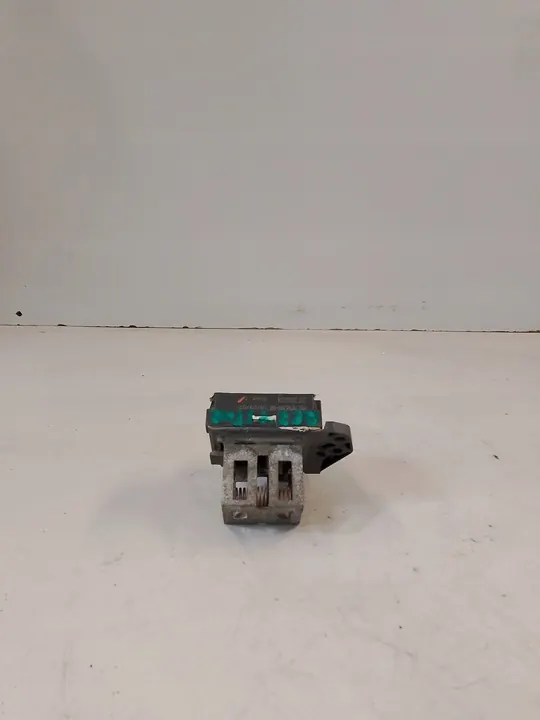 Tuulettimen Vastus CITROEN C3 III 9827892380 image 2