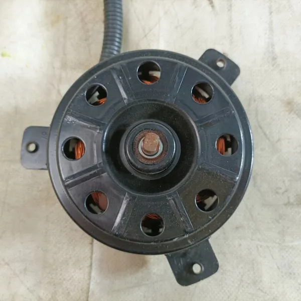 Kühlerlüftermotor Mazda OE A005579 OiFB4 image 3