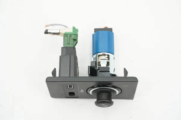 Prise USB OEM 57B863071C pour Skoda Karoq image 6