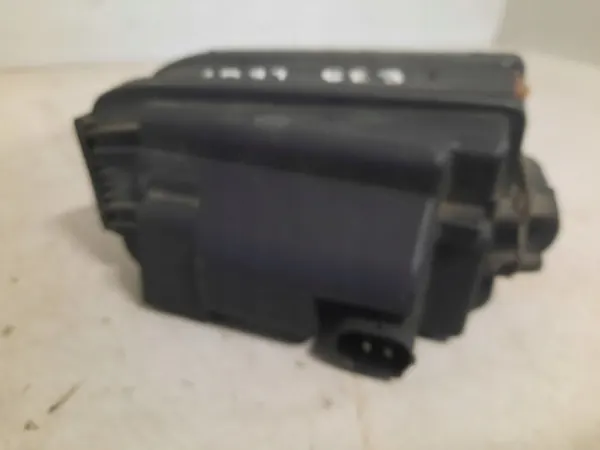 BMW 520i E39 95-00 Sedan Farol de Neblina Esquerdo 6317-8377941 image 4