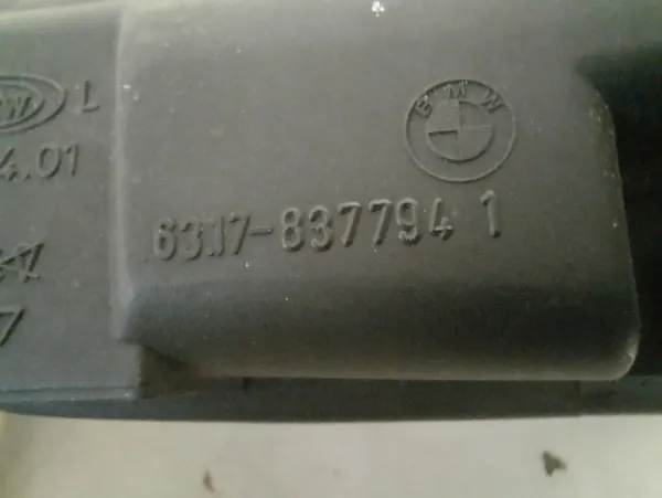 BMW 520i E39 95-00 Sedan Farol de Neblina Esquerdo 6317-8377941 image 7