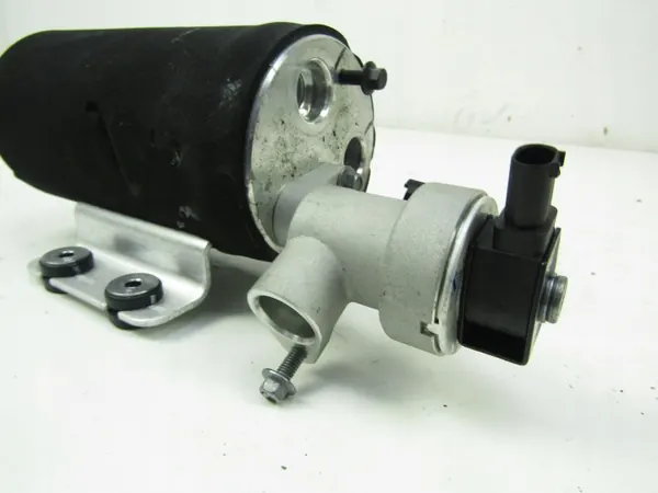 Secador Sensor AC Volvo OEM AK-6-87614 Usado image 4
