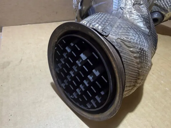 Audi A6 C8 2.0 TDI DPF-Katalysator OEM 05L131705G image 10