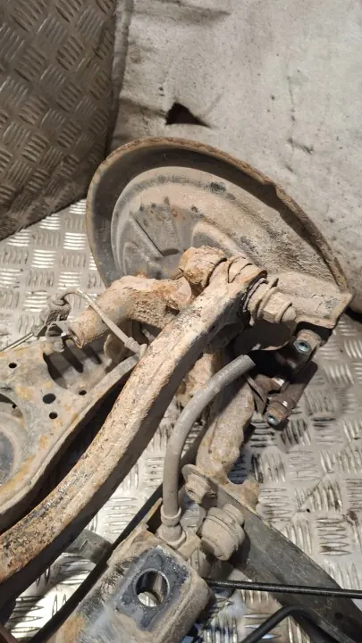 SANKITYLOCTAVIAIIKOMBI Achterophangingbalk Skoda Octavia image 7