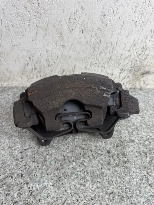 Étrier de frein avant gauche OEM 31471663 Volvo XC60 II image 4