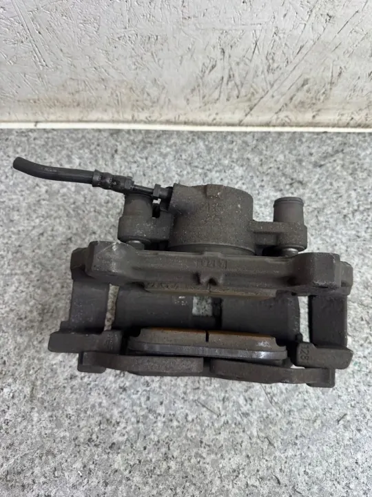 Étrier de frein avant gauche OEM 31471663 Volvo XC60 II image 5