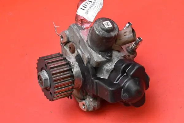 Kraftstoffpumpe Skoda Octavia 3 1.6 TDI 04B130755K image 2