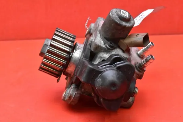 Kraftstoffpumpe Skoda Octavia 3 1.6 TDI 04B130755K image 3