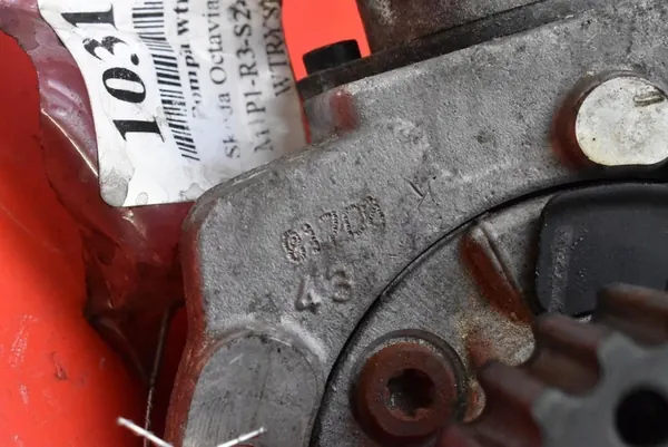 Kraftstoffpumpe Skoda Octavia 3 1.6 TDI 04B130755K image 8