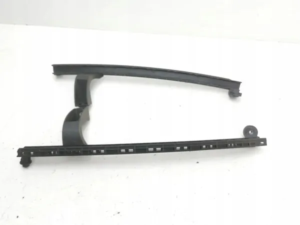 Audi Q2 2017 Bakrutsguide OEM 81A839067 image 7