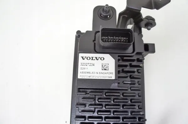 UW042 32327234 Volvo XC40 T3 Etukamera image 3