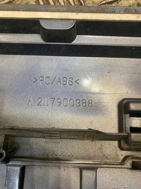 Mercedes W211 Kombi Spoiler Lift Avantgarde OEM image 4