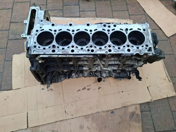 BMW N57D30B Motorblock OEM 7823013 - 3.0D 313PS image 2
