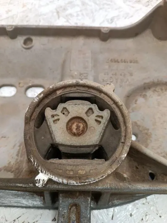 VW etujarrupalat OEM 3C0199369F Passat B7:lle image 6
