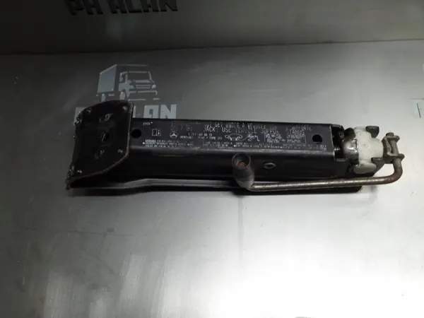 Cric Mercedes Classe C W204 OEM A2115830615 image 2
