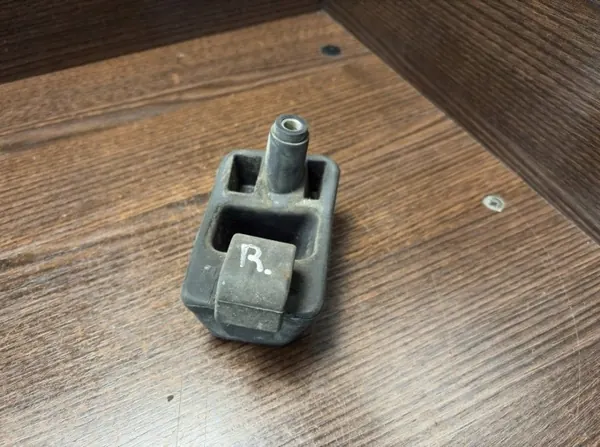Butée de porte arrière OEM RAJ21824 Côté droit image 3