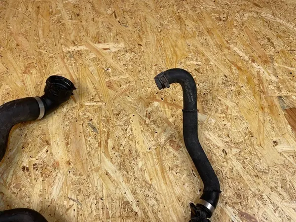 Waterleiding Mercedes W205 image 10