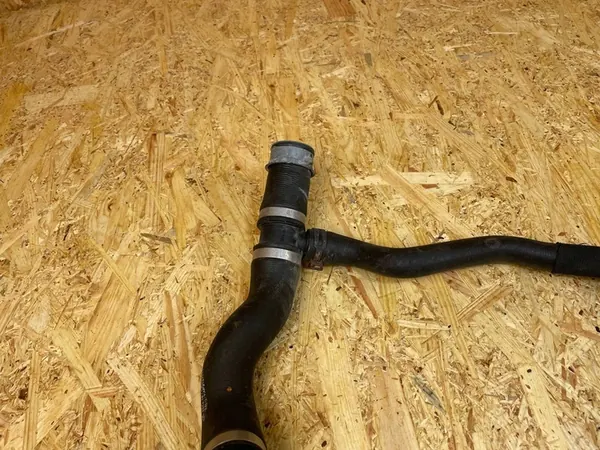 Waterleiding Mercedes W205 image 3