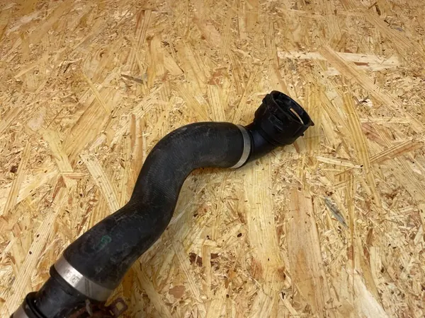 Waterleiding Mercedes W205 image 7