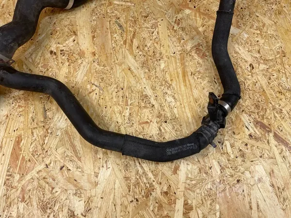 Waterleiding Mercedes W205 image 9