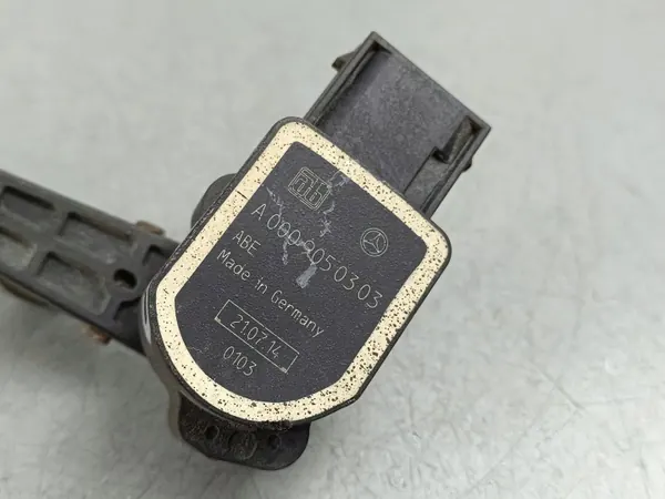 Mercedes-Benz SL R231 Niveauregelaar OEM A0009050303 image 4