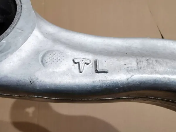 TESLA MODEL 3 17- Braccio di Controllo Anteriore Sinistro RWD image 6