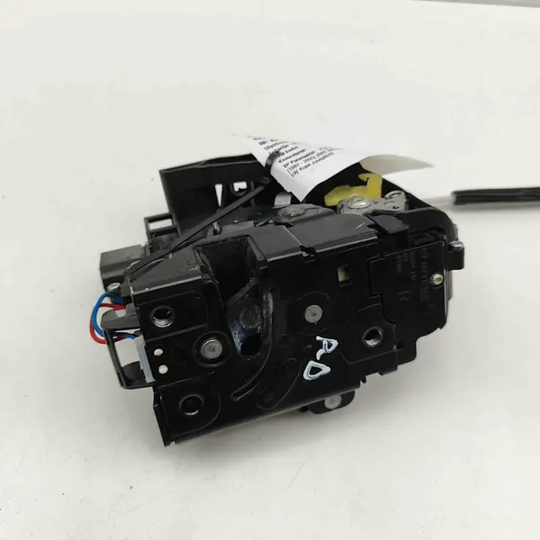 Porsche Boxster 986 1998 Höger Framdörrslås 8N2837016B image 3