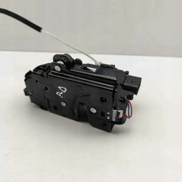 Porsche Boxster 986 1998 Höger Framdörrslås 8N2837016B image 6