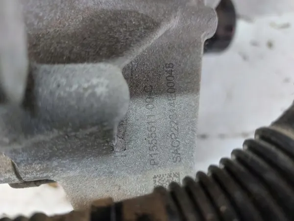 Tesla OEM 1587780-00-C Elektromotor Achter 2024 image 5