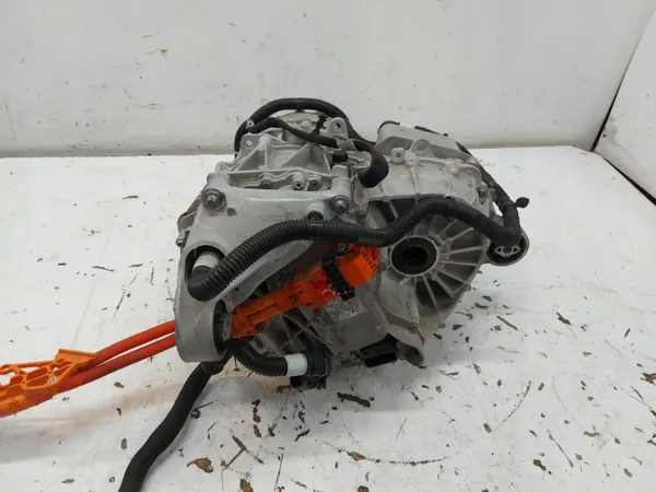Tesla OEM 1587780-00-C Elektromotor Achter 2024 image 6