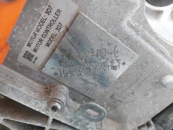 Tesla OEM 1587780-00-C Elektromotor Achter 2024 image 7