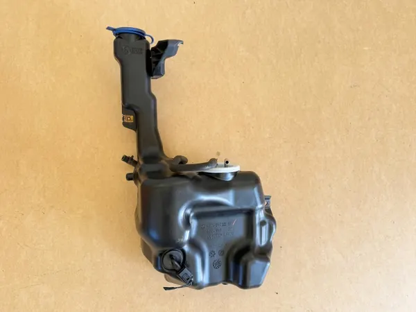 Réservoir lave-glace OEM A2048602260 avec pompe image 2