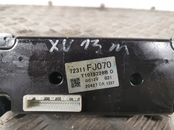 Subaru ilmastointipaneeli OEM 72311FJ070 - Käytetty image 5